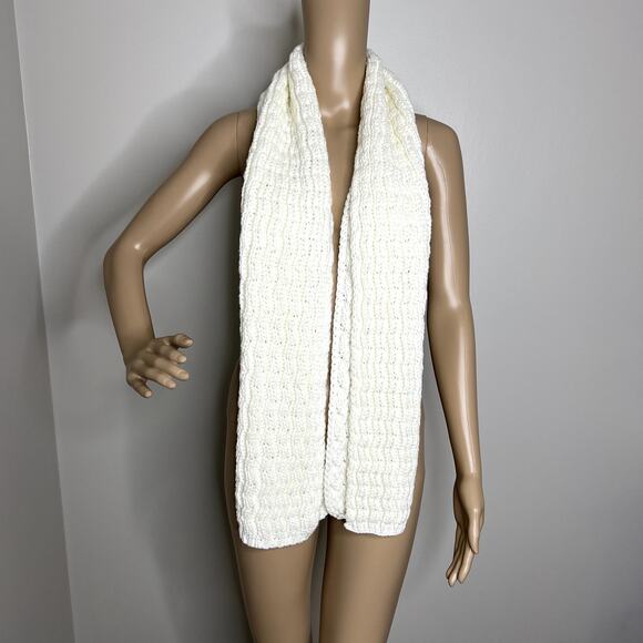 CC White Knit Scarf - Picture 1 of 5
